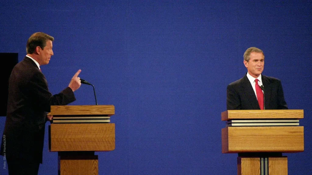 Debates entre Al Gore e Bush foram decisivos para escolha dos eleitores, que viram mais simpatia no republicano